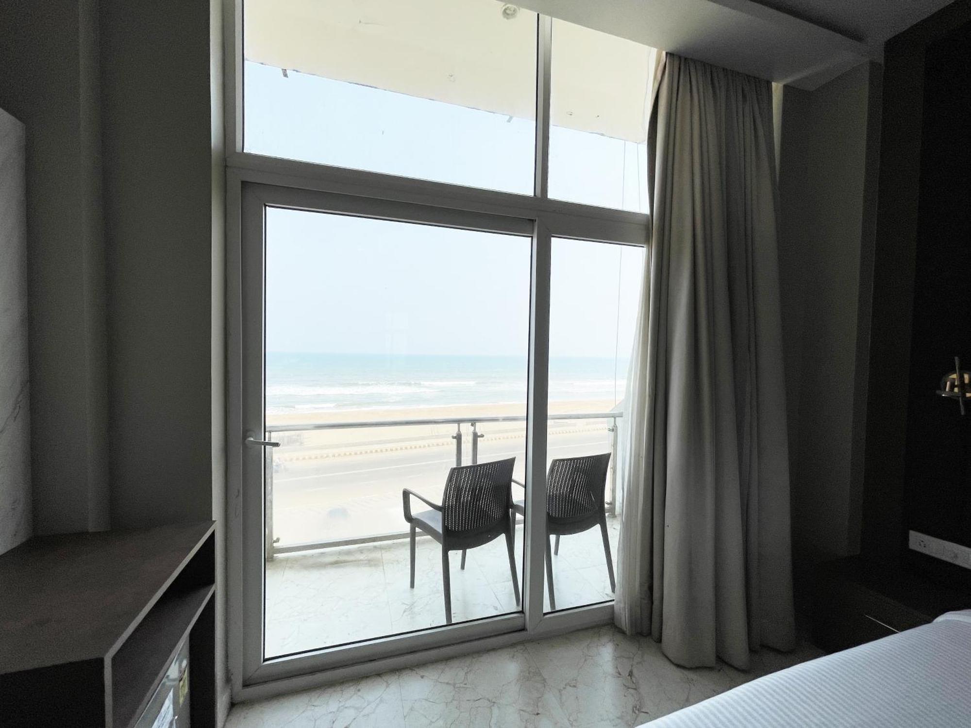 Hotel Tbs In بوري المظهر الخارجي الصورة