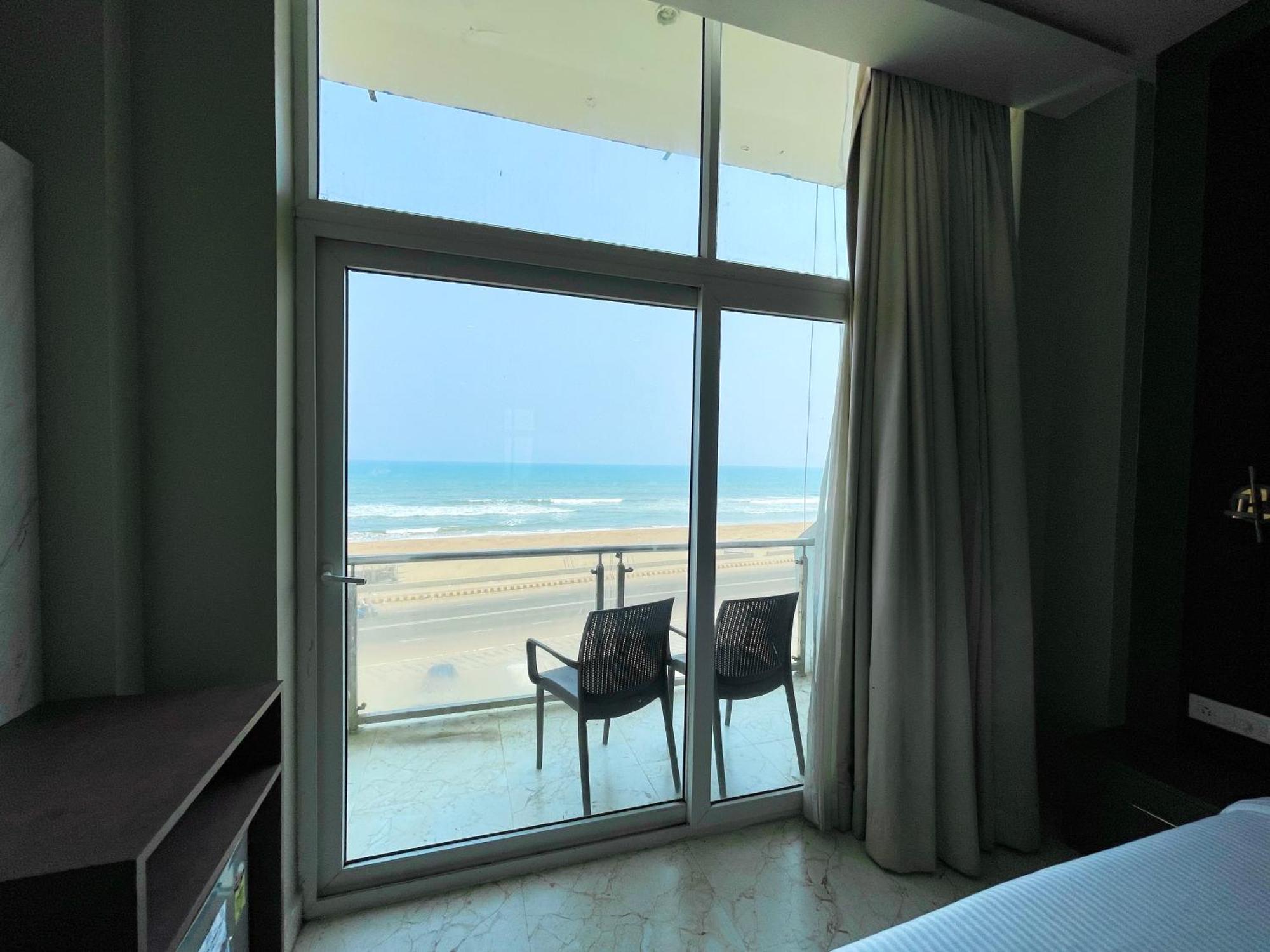 Hotel Tbs In بوري المظهر الخارجي الصورة