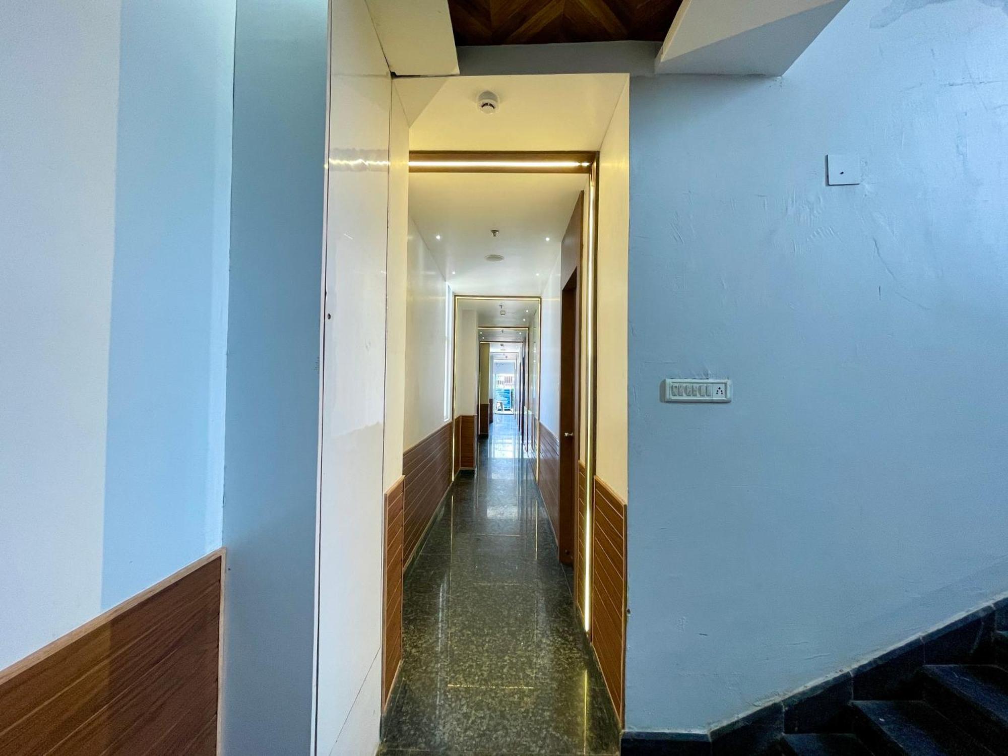 Hotel Tbs In بوري المظهر الخارجي الصورة