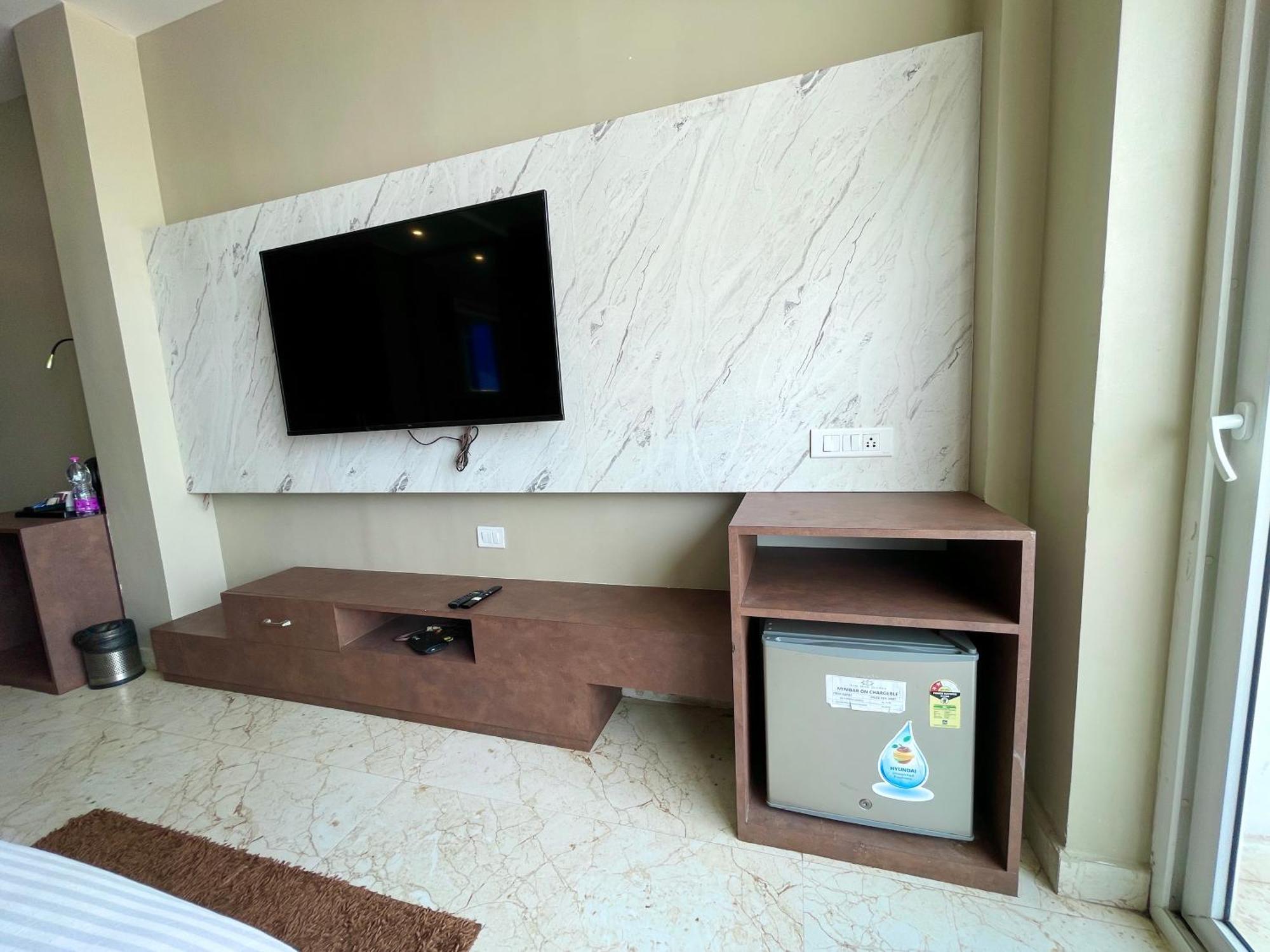 Hotel Tbs In بوري المظهر الخارجي الصورة