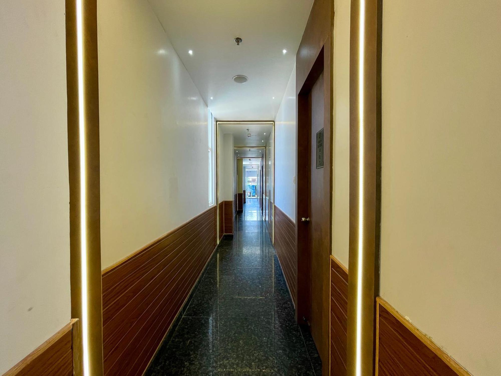 Hotel Tbs In بوري المظهر الخارجي الصورة