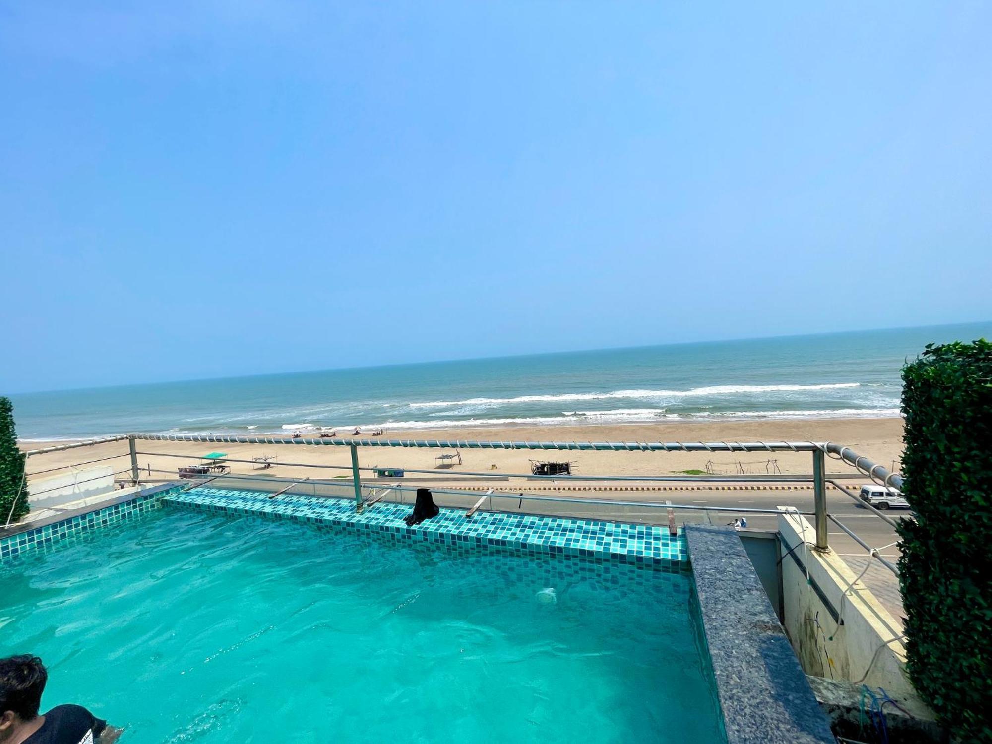 Hotel Tbs In بوري المظهر الخارجي الصورة